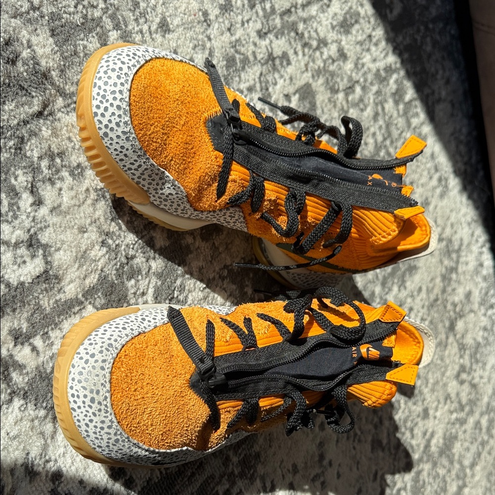 Nike LeBron 16 Low “Safari”